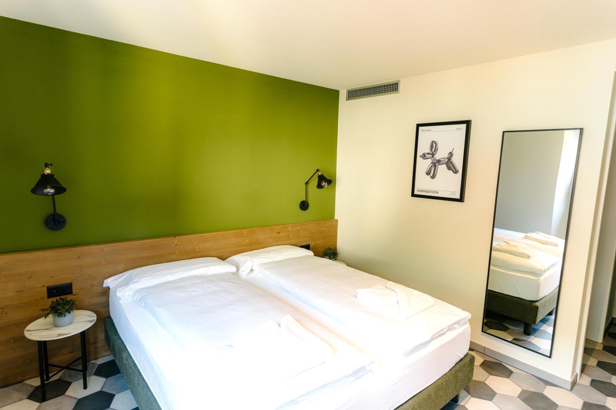 Seven Town House Boutique Hotel Locarno Exterior photo