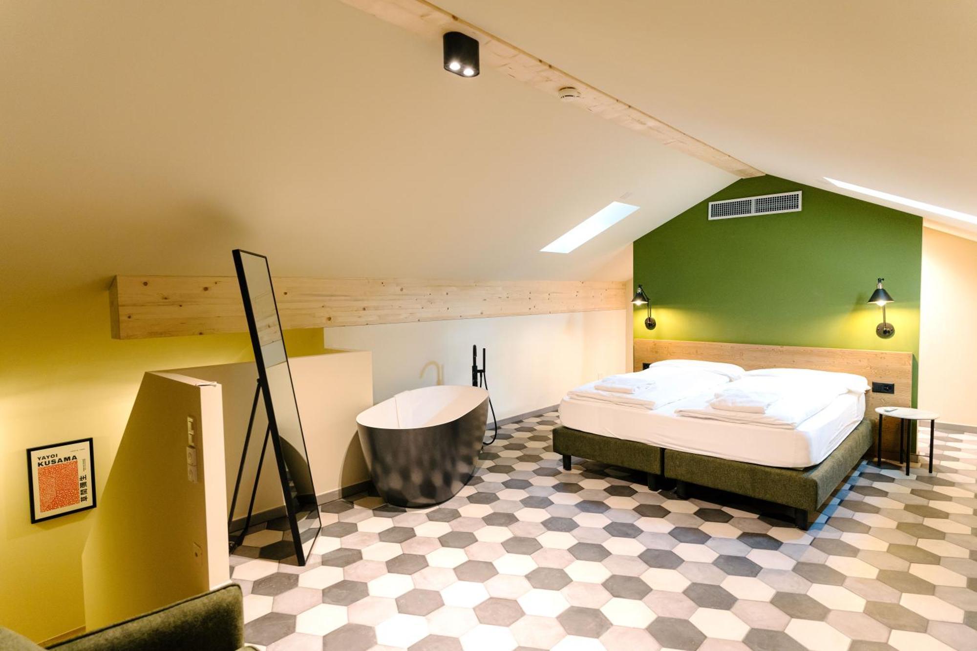 Seven Town House Boutique Hotel Locarno Exterior photo